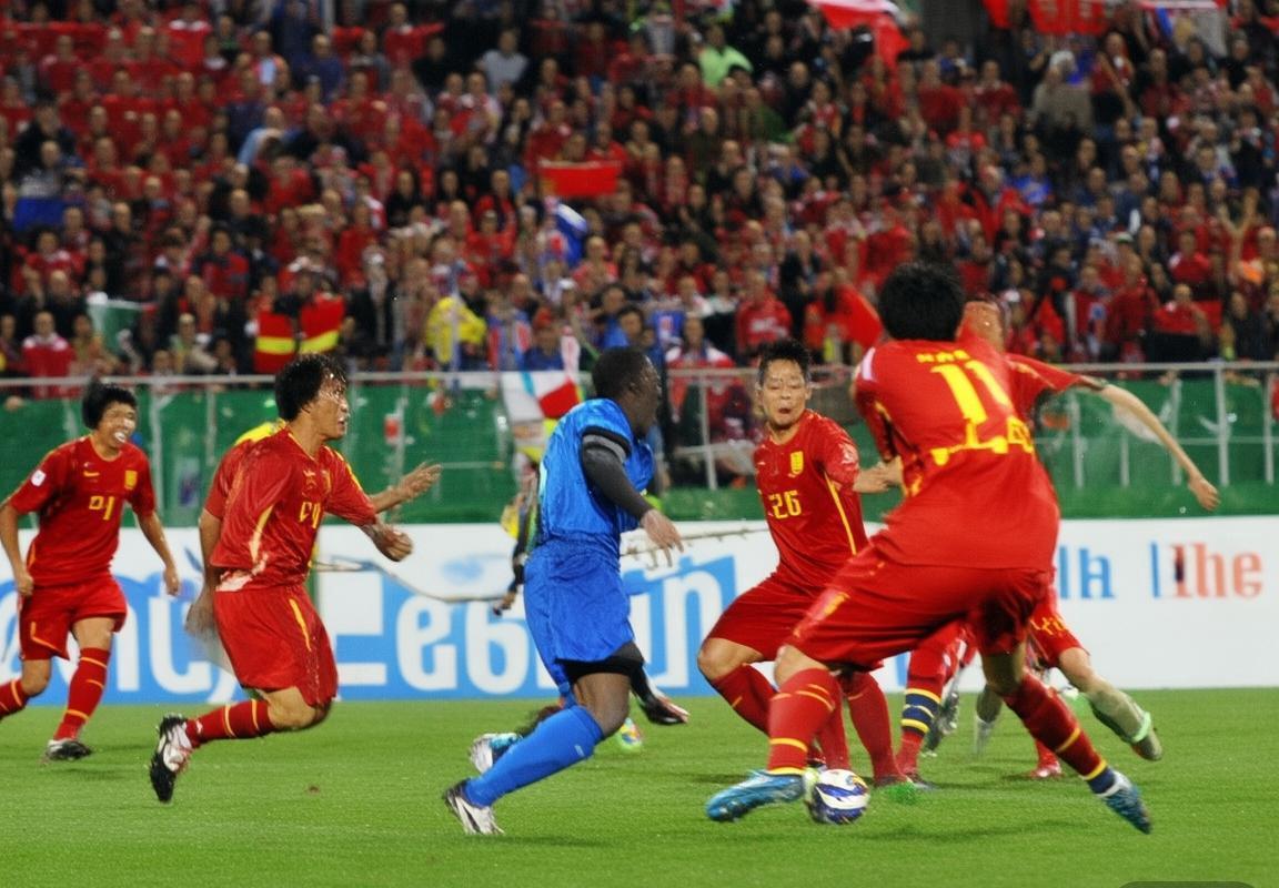 2011东亚杯经典对决：国足逆转朝鲜战况回顾