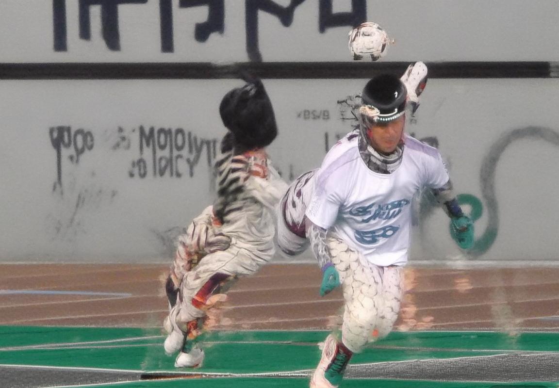 巴萨上港巅峰对决：激情碰撞，足球狂欢无界线